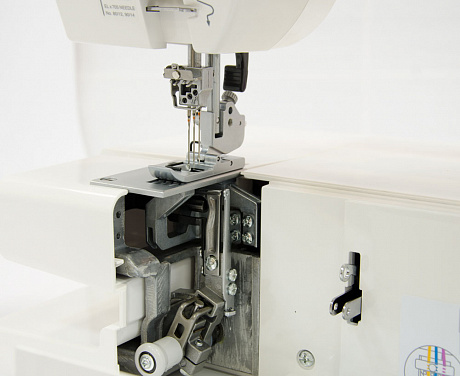 Janome Cover Pro 7000 CPS от магазина Promily в Владикавказе
