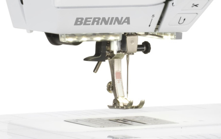 BERNINA 475 QE от магазина Promily в Владикавказе